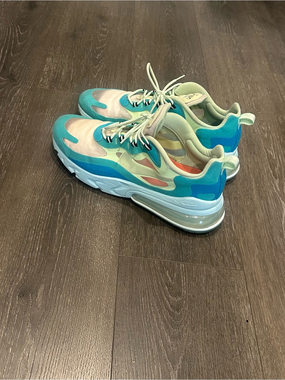Nike Air max 270 Shoe Box Label with Black Logo and Green Accents